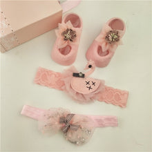 Load image into Gallery viewer, Newborn Baby Girls Headband Bow Flowers Cloth Hair Bands Hair Accessories  Gift Boxes Three-piece Suit