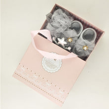 Load image into Gallery viewer, Newborn Baby Girls Headband Bow Flowers Cloth Hair Bands Hair Accessories  Gift Boxes Three-piece Suit