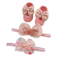 Load image into Gallery viewer, Newborn Baby Girls Headband Bow Flowers Cloth Hair Bands Hair Accessories  Gift Boxes Three-piece Suit