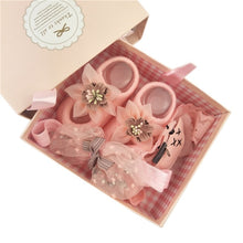 Load image into Gallery viewer, Newborn Baby Girls Headband Bow Flowers Cloth Hair Bands Hair Accessories  Gift Boxes Three-piece Suit